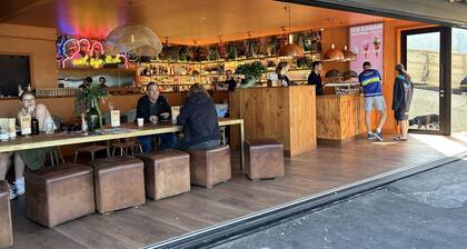 Accommodation - Waiake Beach in Torbay- voted one of Auckland's best beaches.