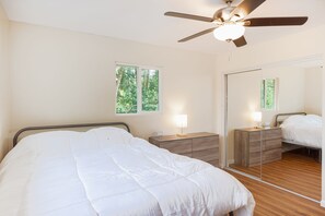 3 bedrooms, iron/ironing board, internet, bed sheets