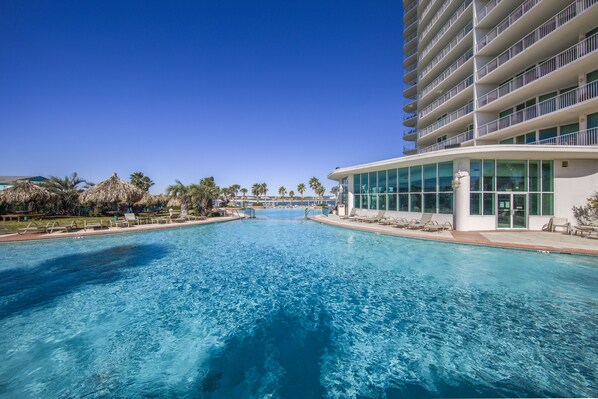 屋内プール、温水プール