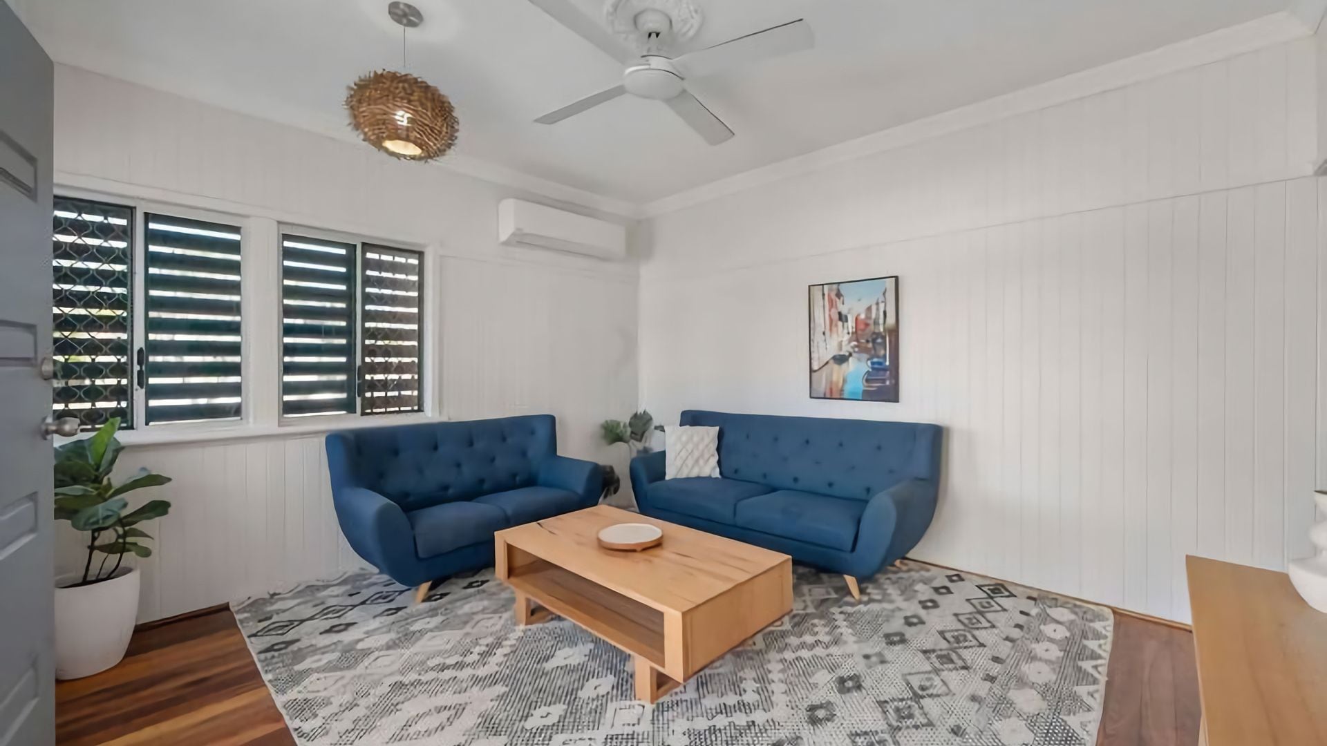 Living room image 1