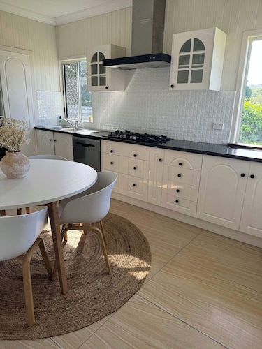 3 bed room house near airport