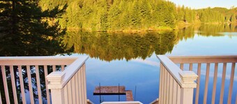 New Listing! Luxurious Lakefront Estate with private dock, fire pit, gas grill, and amazing views