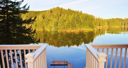 New Listing! Luxurious Lakefront Estate with private dock, fire pit, gas grill, and amazing views