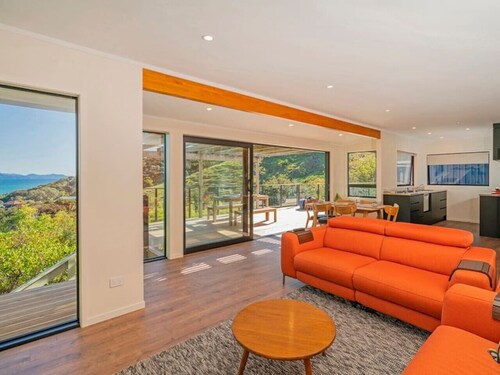 Kuaotunu Escape - Privacy + Views + Luke's Kitchen, Cafe & Beach