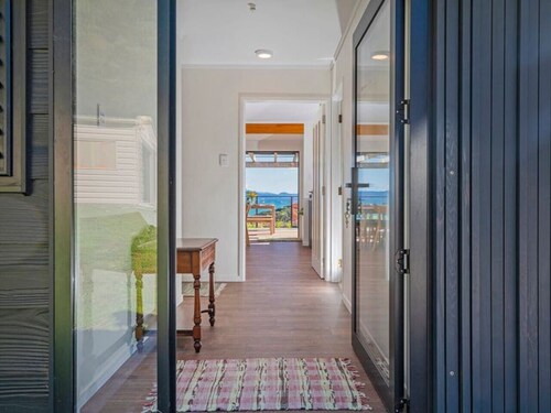 Kuaotunu Escape - Privacy + Views + Luke's Kitchen, Cafe & Beach