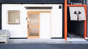 Unclassified image, 3 of 16, button - T-home 1-2 (Tokyo)