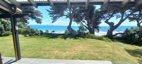 Kuaotunu Beachfront - the beach at your door