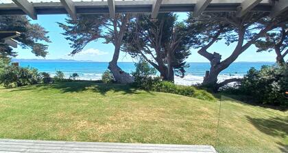 Kuaotunu Beachfront - the beach at your door