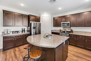 Fridge, microwave, oven, stovetop - Mountain-view home with private pool/spa, central AC, washer/dryer, & game room (Indio)