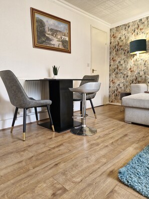 House | Dining