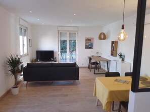 Smart TV, books - Superb renovated apartment 300m from the historic center (Avignon)