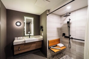 Room, 1 King Bed (Accessible) | Bathroom | Shower, free toiletries, hair dryer, towels - Sandman Signature Fort Worth Downtown Hotel (Fort Worth)