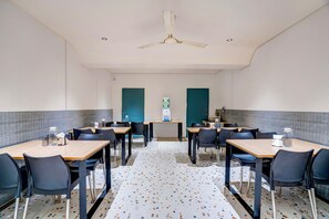 Dining - Treebo Seventh Heaven Kukatpally (Hyderabad)