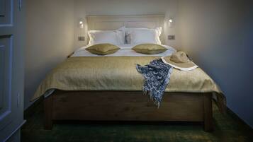 Standard Duplex | Premium bedding, pillowtop beds, minibar, in-room safe