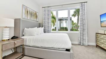 3 soverom, safe på rommet, strykejern/-brett og reiseseng for barn