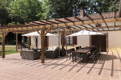 Estate in Pyrenees with Pool and Golf Nearby