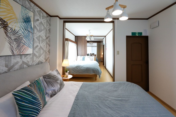 ํ์ฐ์ค | 7 ๊ฐ์ ์นจ์ค, ๊ณ ๊ธ ์นจ๊ตฌ, ํ
ํผํ๋ ์นจ๋, ๊ฐ๊ฐ ๋ค๋ฅธ ์คํ์ผ์ ์ธํ
๋ฆฌ์ด