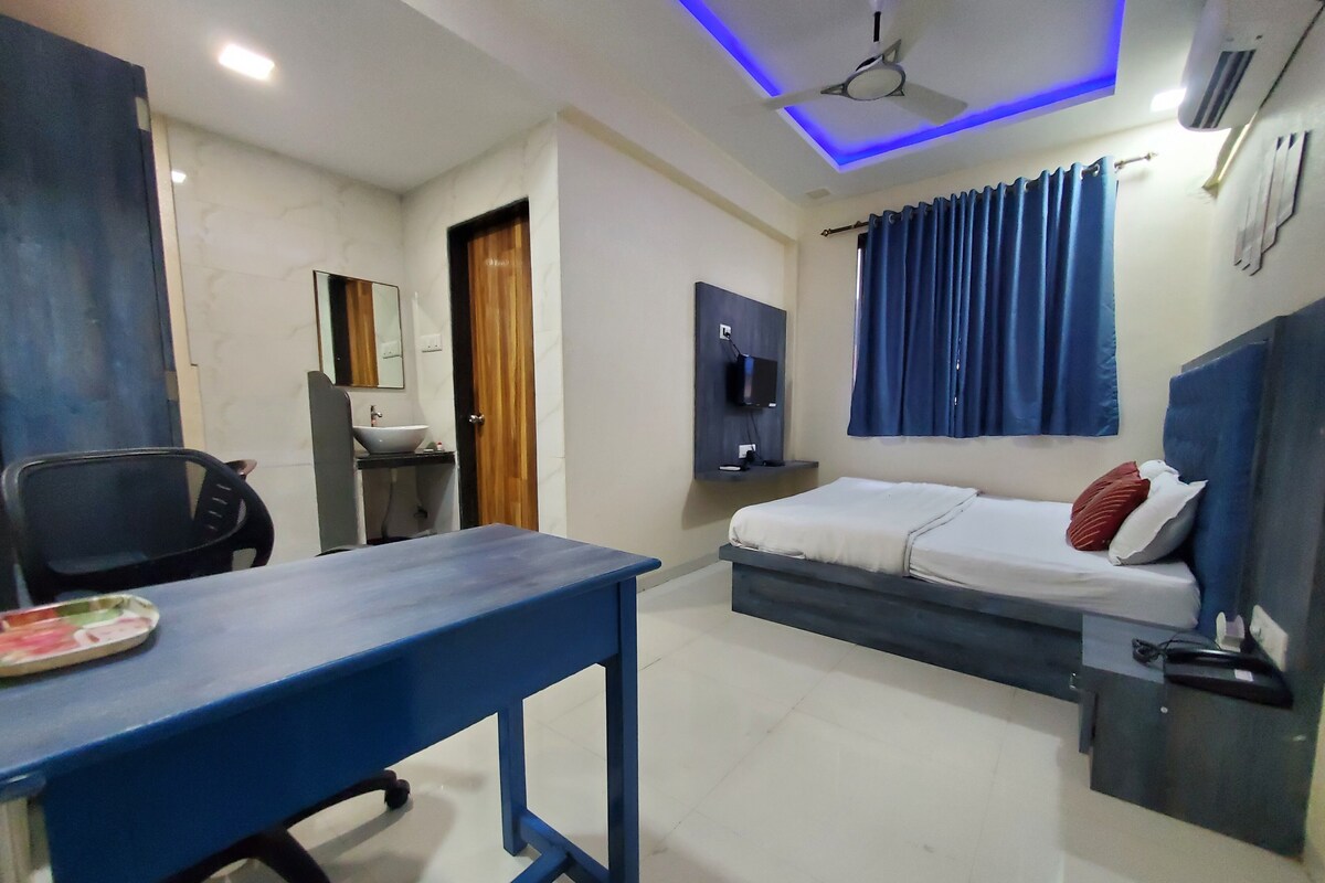 Bộ đồ giường cao cấp, nệm Select Comfort, phòng cách âm 