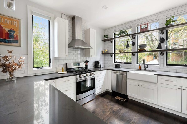 Fridge, microwave, oven, stovetop - GA On My Mind by Minty Living (Atlanta)