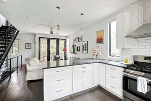 Fridge, microwave, oven, stovetop - GA On My Mind by Minty Living (Atlanta)