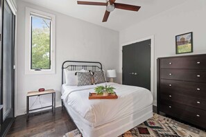 3 bedrooms, iron/ironing board, WiFi, bed sheets - GA On My Mind (Atlanta)