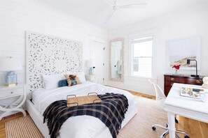 2 bedrooms, desk, iron/ironing board, WiFi