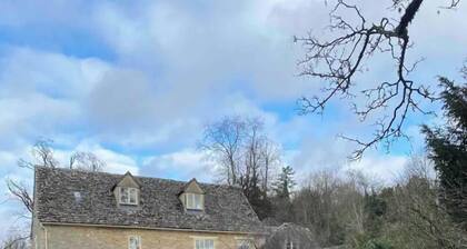 Architect Designed Cosy Cotswold Stone Cottage