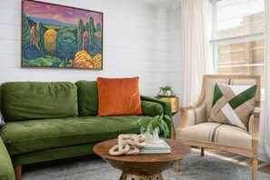 TV, offices - Woody's Place by Minty Living (Atlanta)