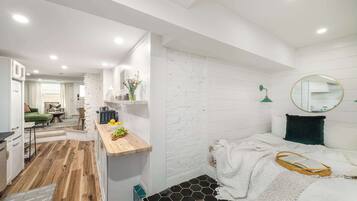 1 bedroom, iron/ironing board, WiFi, bed sheets