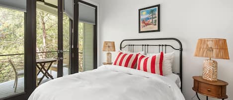 3 habitaciones, tabla de planchar con plancha, wifi y ropa de cama