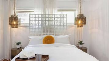 2 bedrooms, desk, iron/ironing board, WiFi