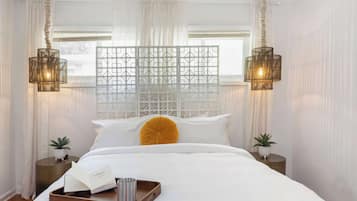 2 bedrooms, desk, iron/ironing board, WiFi