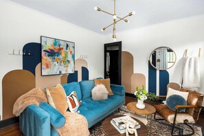 Fernseher, Kamin, Arbeitsbereiche