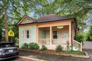 Exterior - La Casa (Atlanta)
