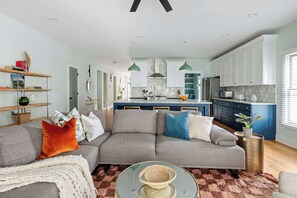 TV, fireplace, video games, offices - Chill Ville (Atlanta)