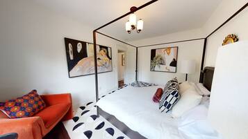 2 bedrooms, desk, iron/ironing board, WiFi