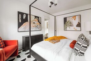 2 habitaciones, escritorio, tabla de planchar con plancha y wifi 