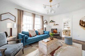 TV, offices - Golden Gazelle (Atlanta)