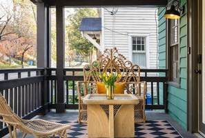 Terrace/patio - Golden Gazelle (Atlanta)