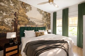 2 Schlafzimmer, Schreibtisch, Bügeleisen/Bügelbrett, WLAN