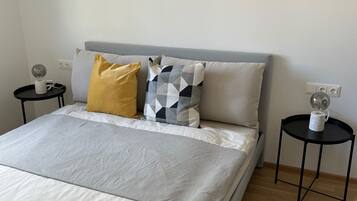 1 Schlafzimmer, Bügeleisen/Bügelbrett, Reisekinderbett, kostenloses WLAN