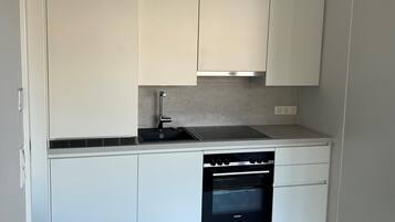 Kühlschrank, Ofen, Herdplatte, Geschirrspüler