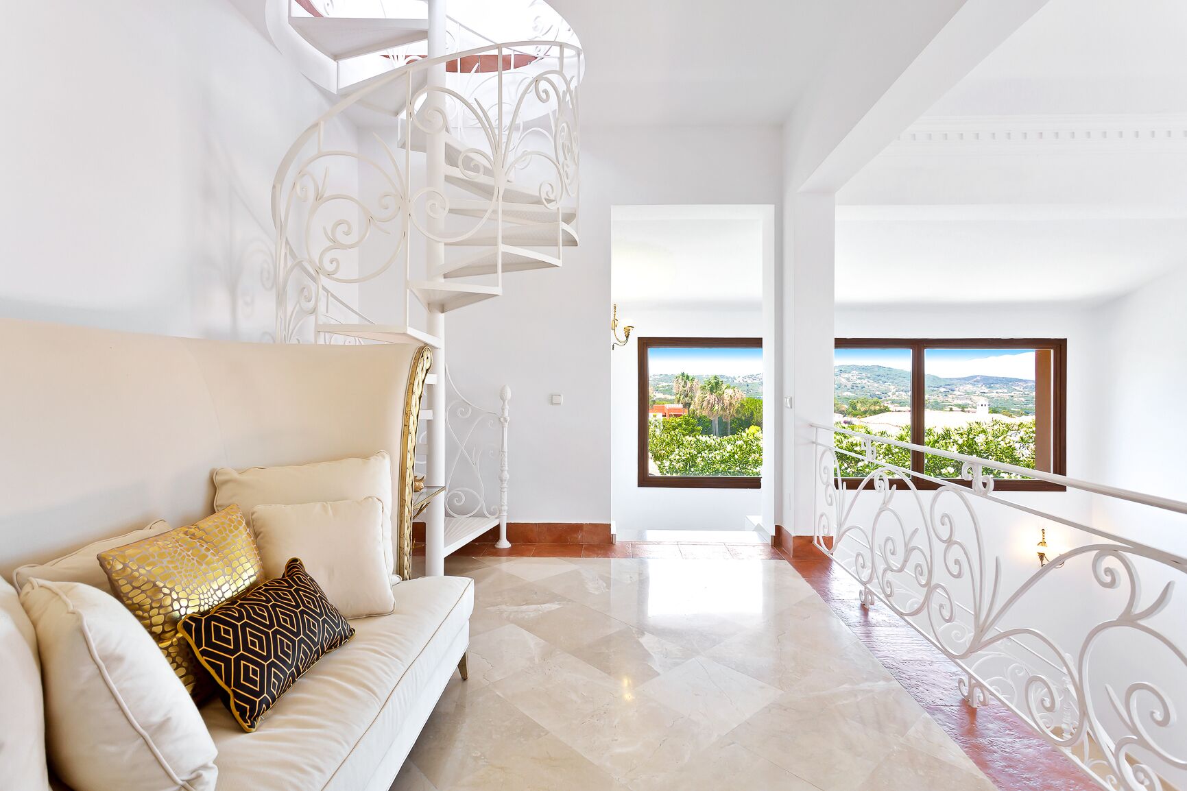 تفاصيل الفندق من الداخل