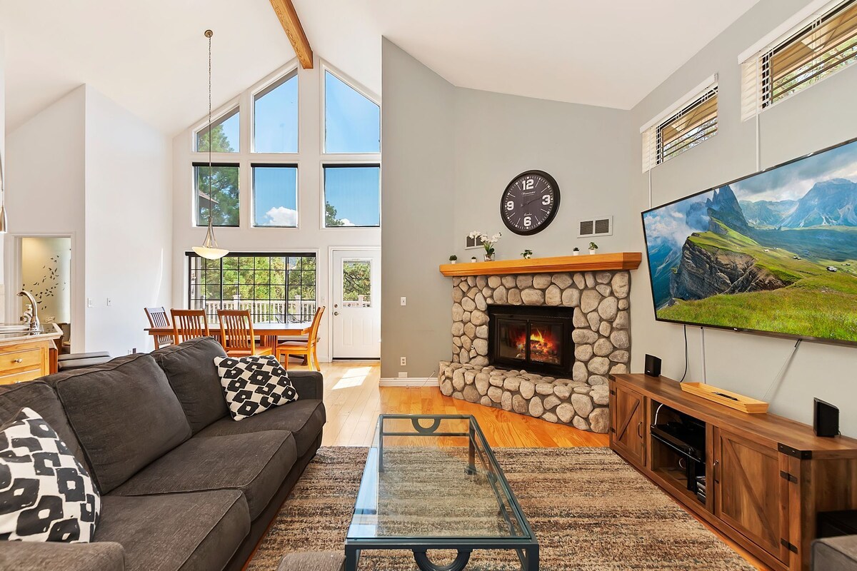 Photo 5 of Silvertip Perch by Destination Big Bear: Amazing Bear Mountain Ski Slope Views! Hot Tub!
