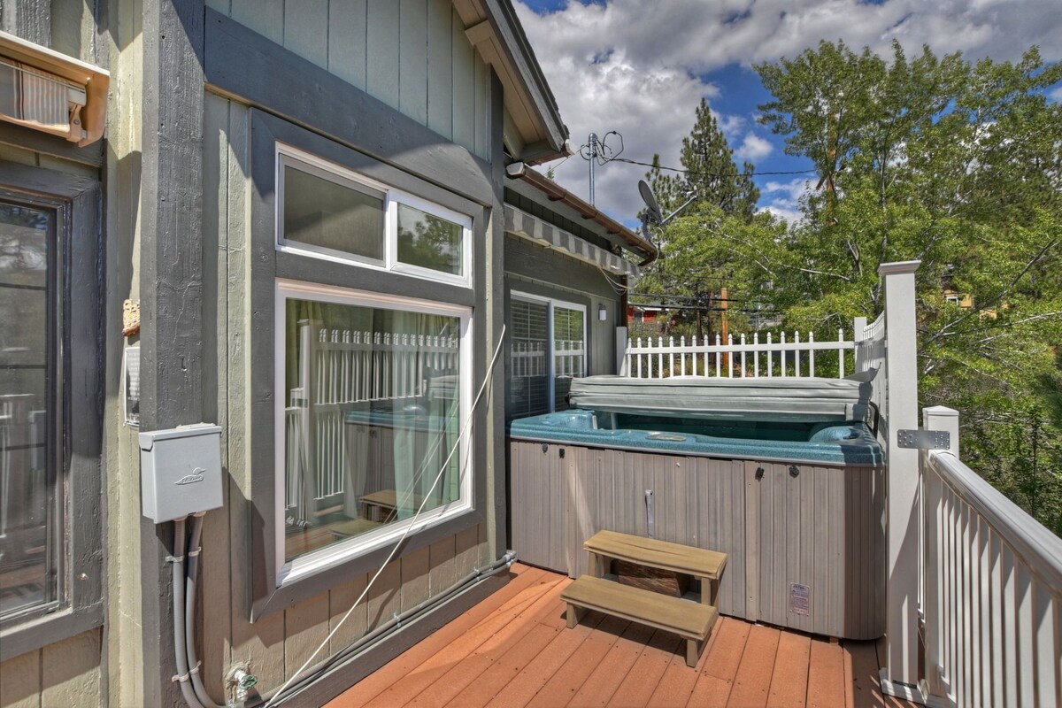 Photo 26 of Silvertip Perch by Destination Big Bear: Amazing Bear Mountain Ski Slope Views! Hot Tub!