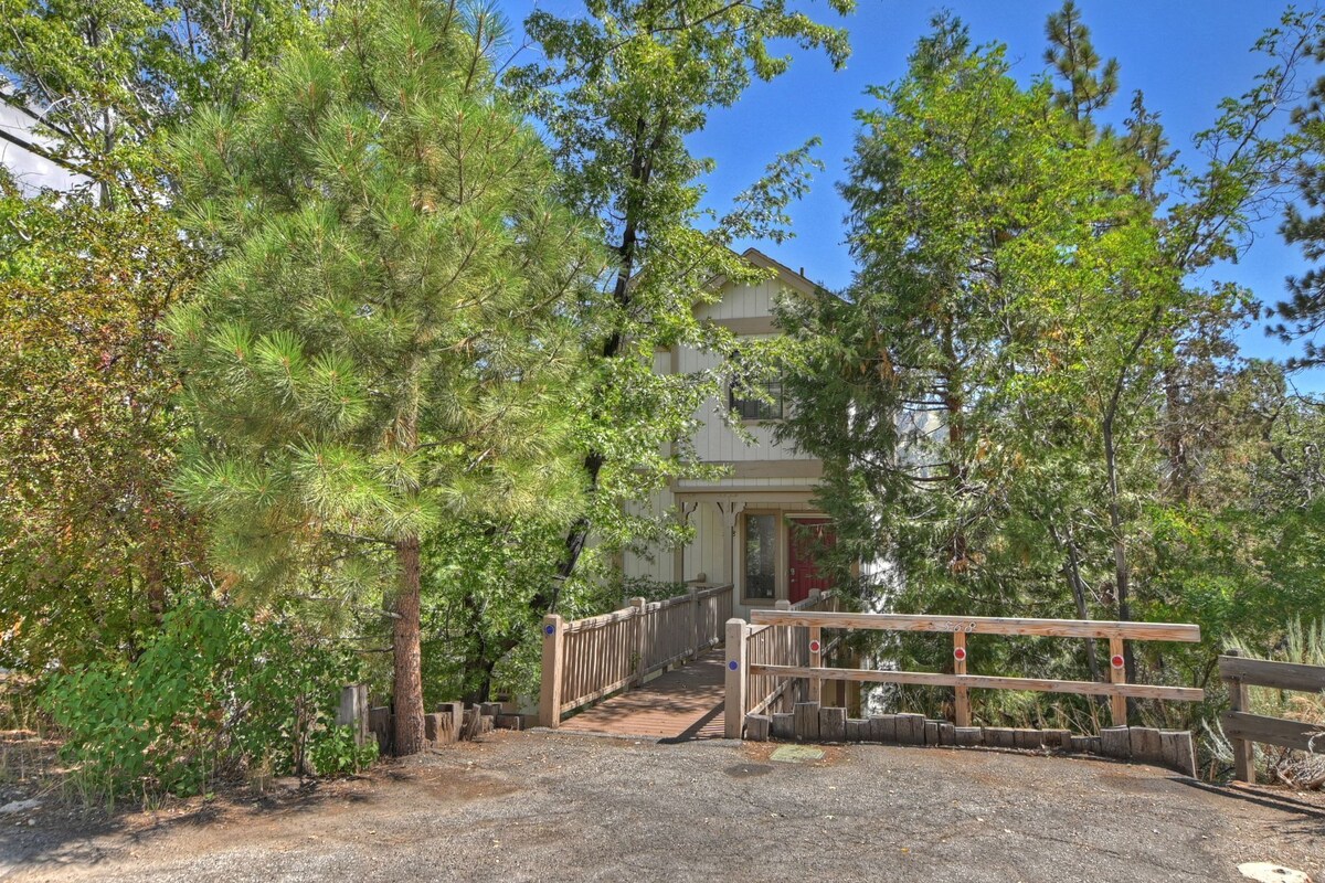 Photo 29 of Silvertip Perch by Destination Big Bear: Amazing Bear Mountain Ski Slope Views! Hot Tub!
