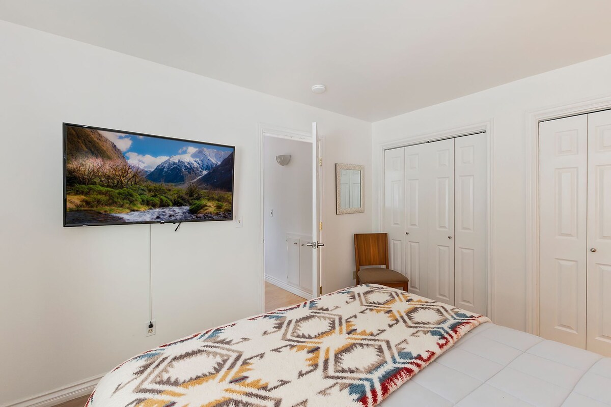 Photo 15 of Silvertip Perch by Destination Big Bear: Amazing Bear Mountain Ski Slope Views! Hot Tub!