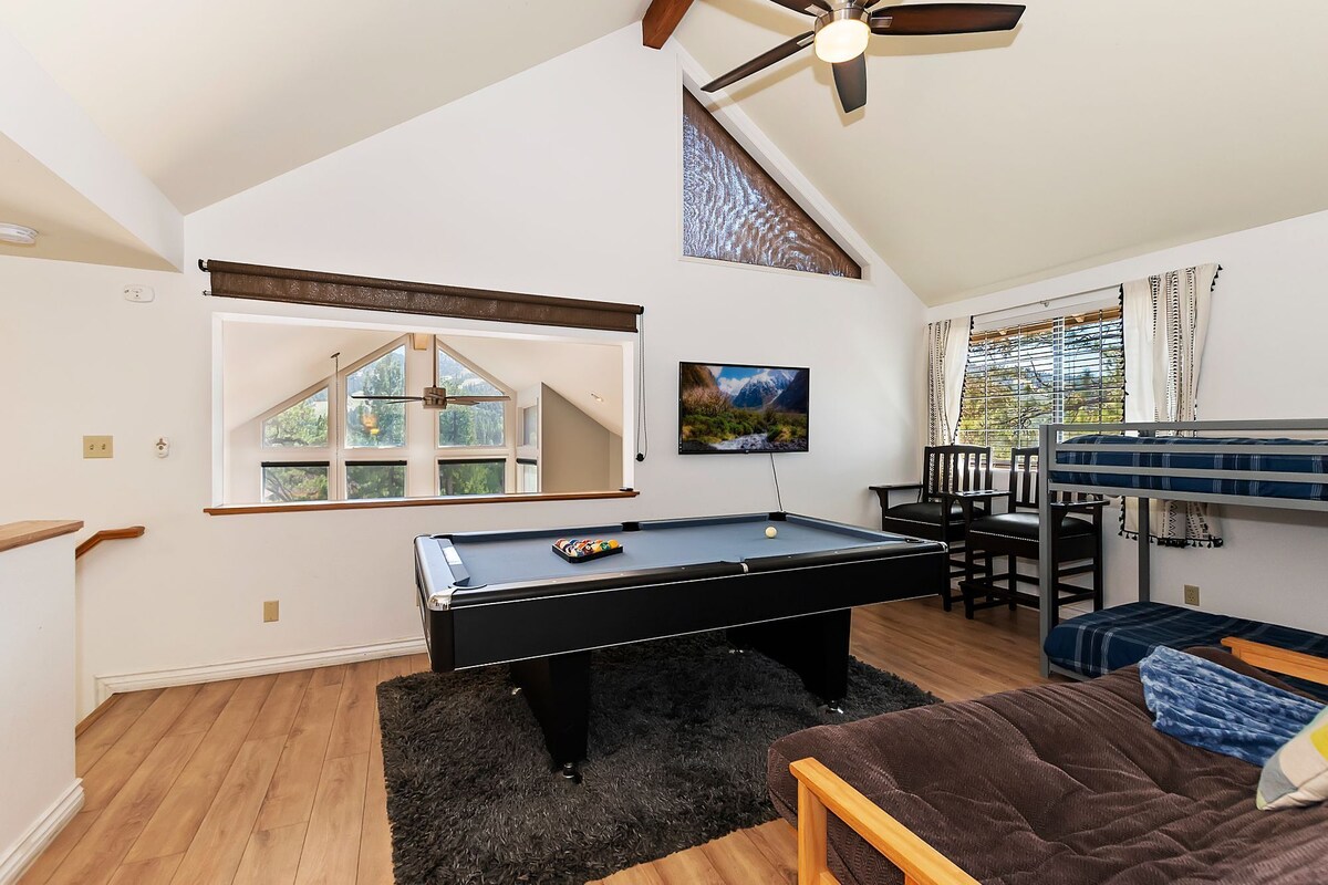 Photo 18 of Silvertip Perch by Destination Big Bear: Amazing Bear Mountain Ski Slope Views! Hot Tub!