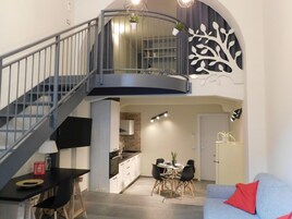 Colchones con efecto memoria y espacio para trabajar con laptop 