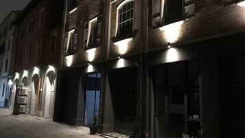 Façade de lâhĂ©bergement - soirĂ©e/nuit